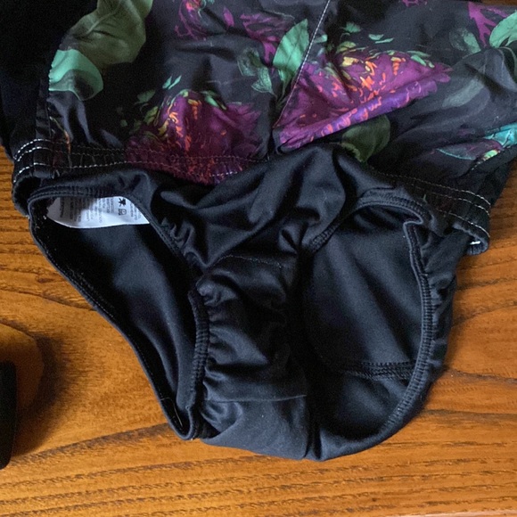 🎉HP👉Nike tropical flowered running shorts size XS - Picture 7 of 7